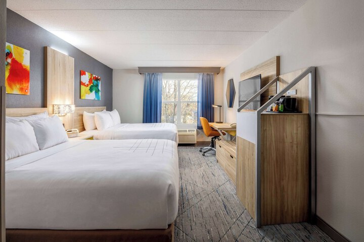Room 28 of 53