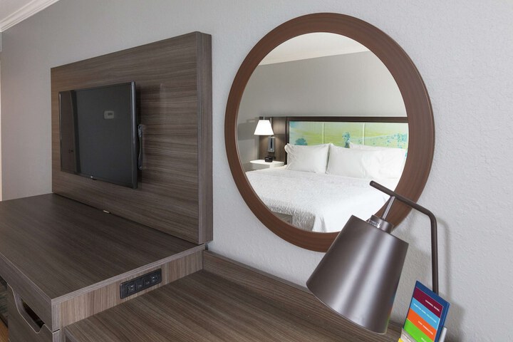 Room 22 of 47