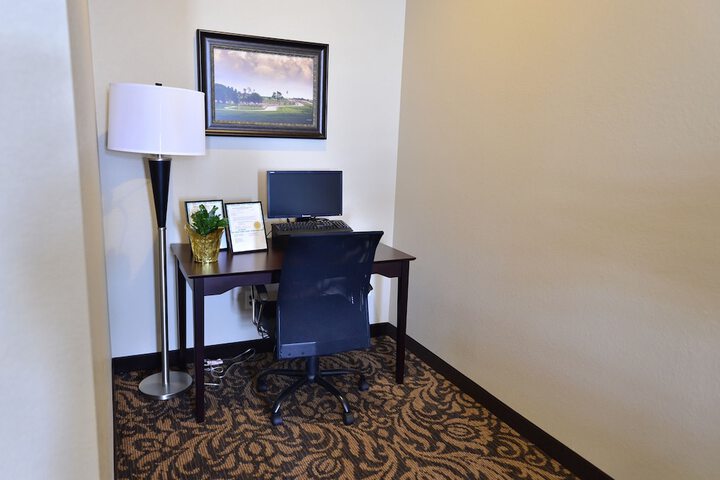 Business Center 104 of 106