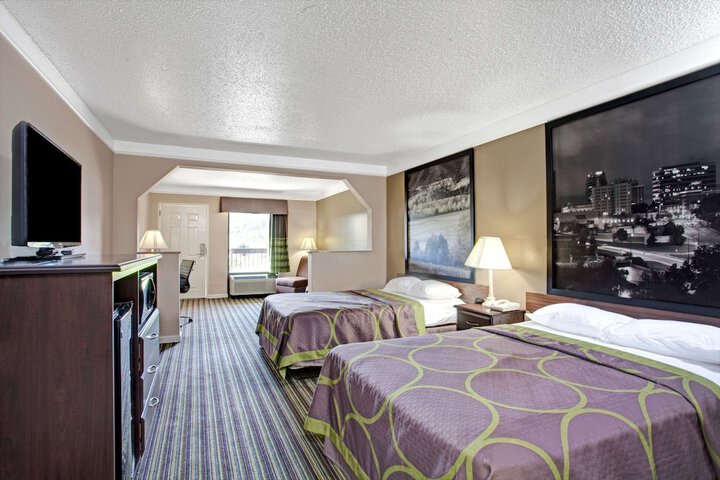 Room 10 of 15