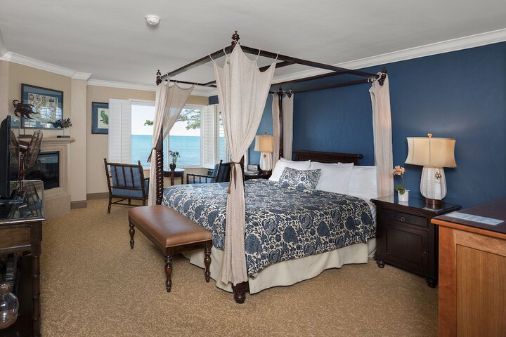 Room 32 of 63