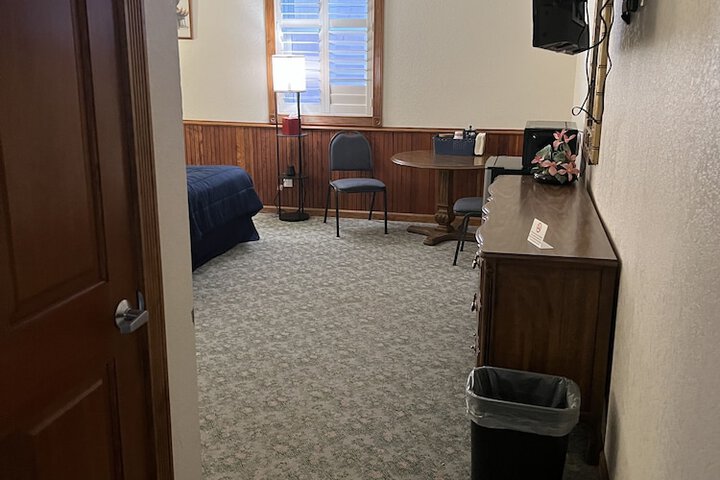 Room 40 of 74