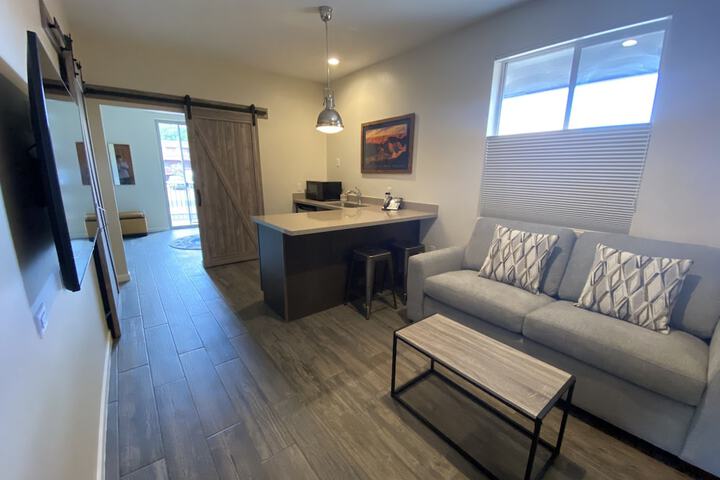 Room 33 of 60