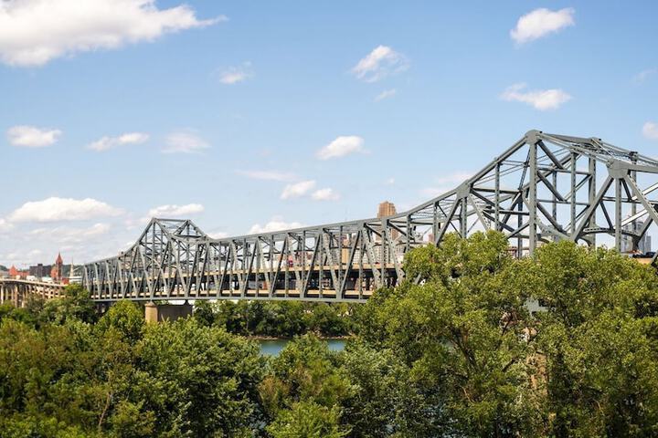 Holiday Inn Express & Suites Cincinnati Riverfront by IHG