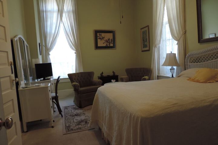 Room 73 of 80