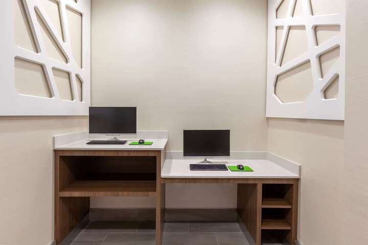 Business Center 33 of 33