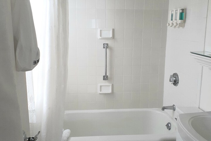 Room 62 of 81