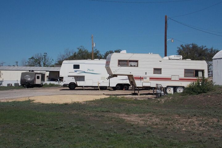 Holiday Host Motel
