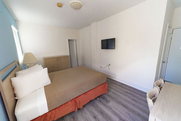 Room 15 of 29