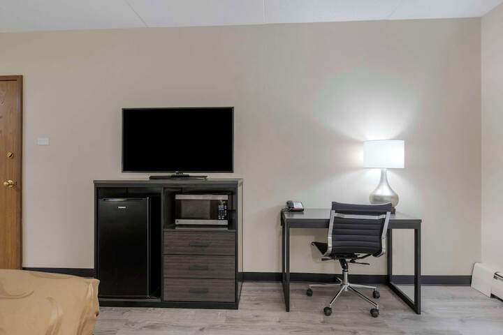 Room 17 of 24
