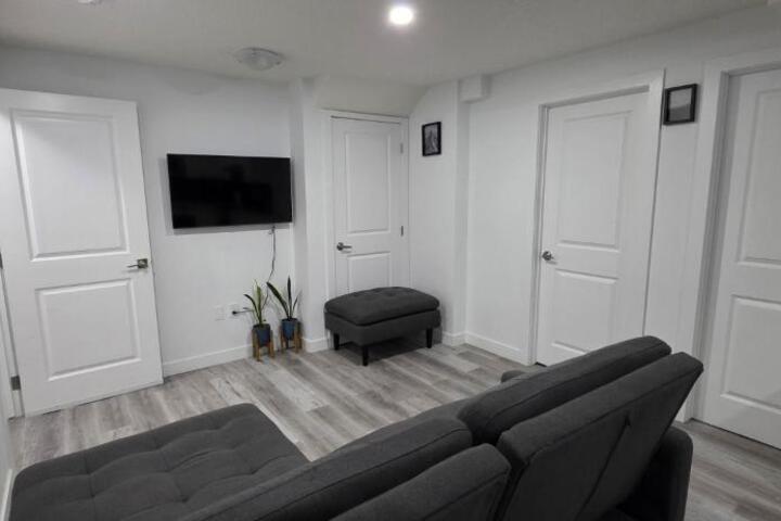 Entire guest basement suite in Cochrane AB