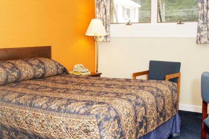 Sunset Motor Inn