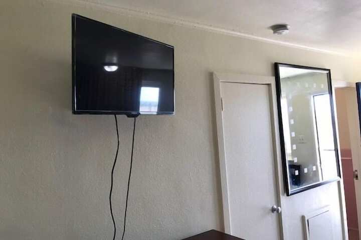 Room 11 of 19