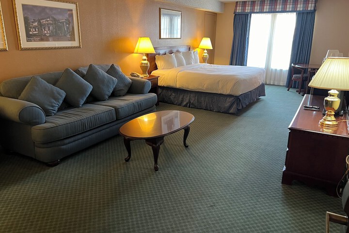 Room 16 of 26