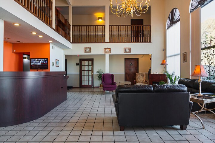 Hotel Interior 11 of 26