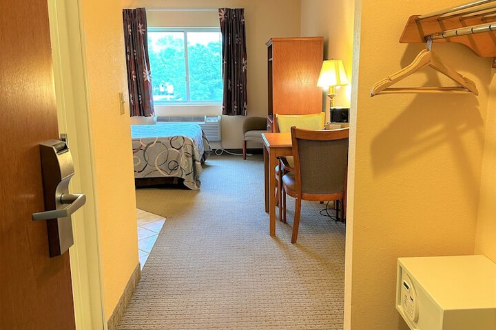 Room 32 of 56
