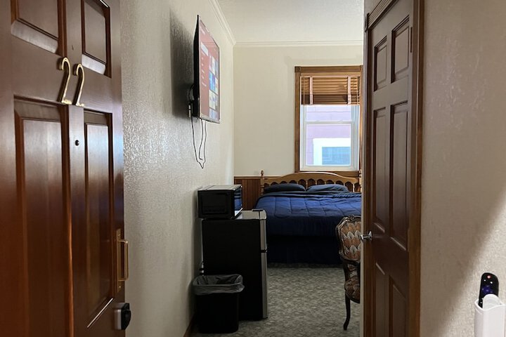 Room 41 of 74