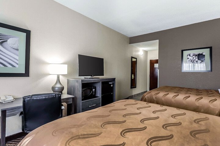 Room 16 of 32