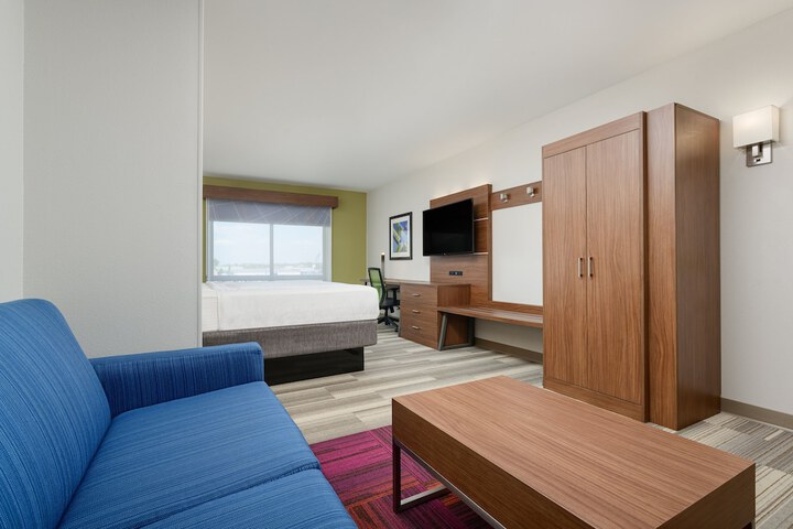 Holiday Inn Express Hotel & Suites Tullahoma by IHG