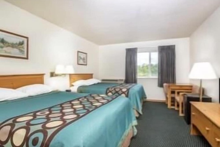 Room 13 of 20