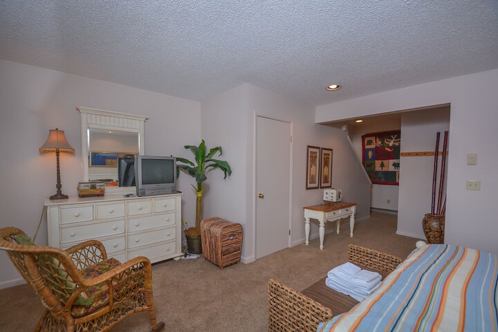 Room 10 of 27