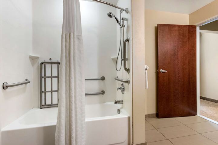 Comfort Suites Airport - University