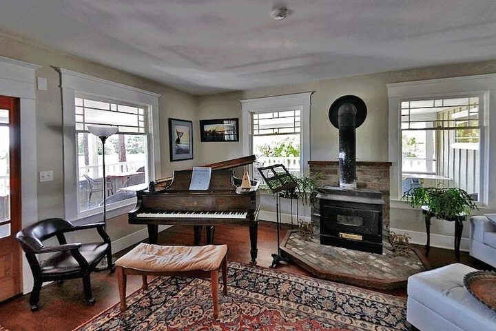 Friday Harbor Grand B & B