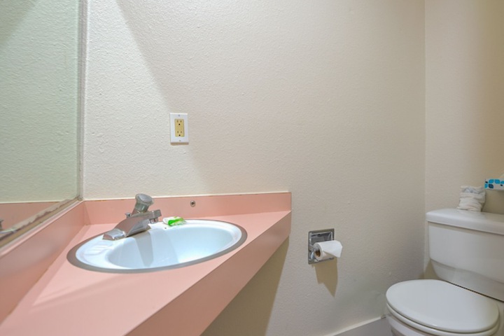Room 28 of 60