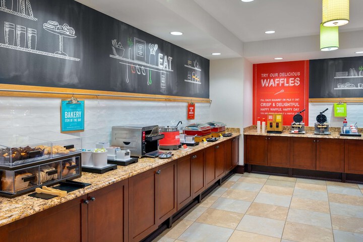 Hampton Inn & Suites Hartford / Farmington