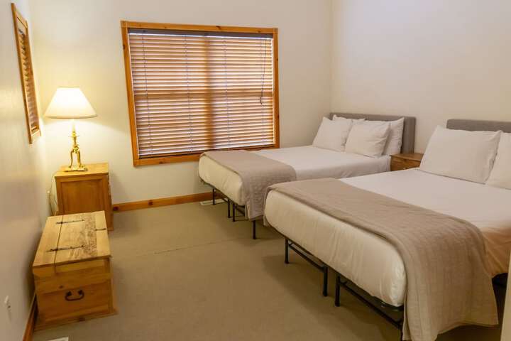 Family Vacation heated in / out Pool Tubing & Ice Skating 719 3 Bedroom Townhouse by RedAwning