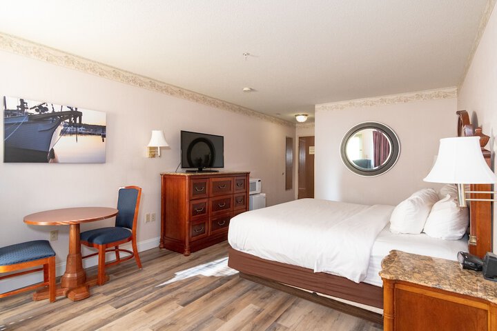 Room 28 of 199