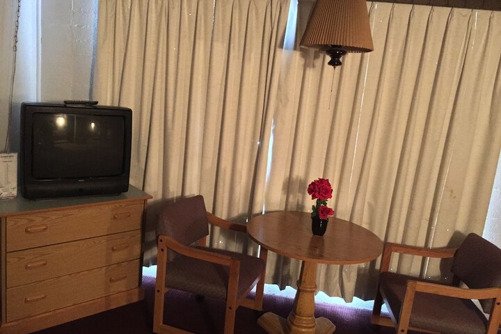 Room 33 of 37