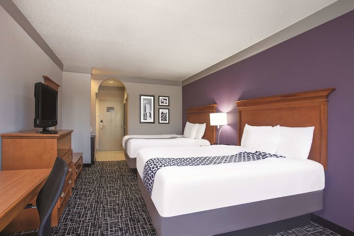 La Quinta Inn & Suites by Wyndham Jackson Airport / Pearl