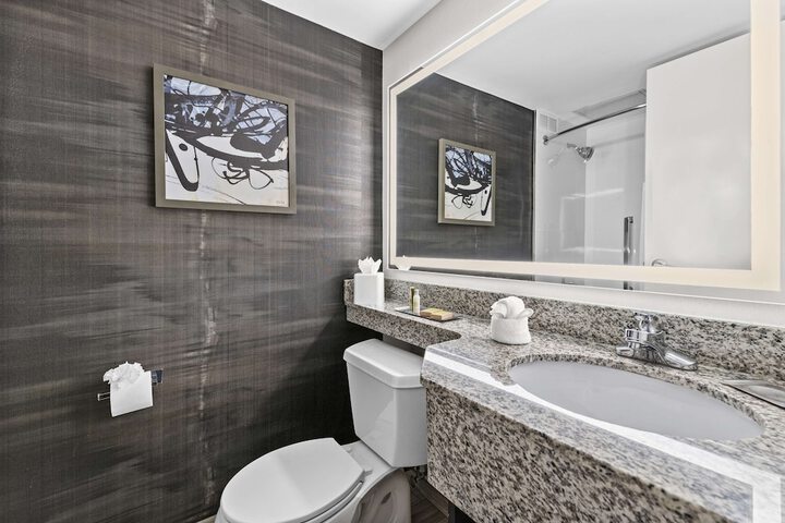 Room 12 of 32