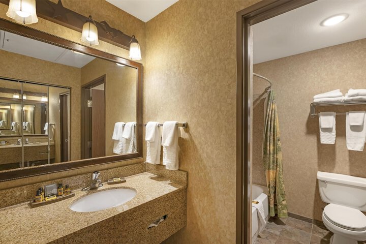 Best Western Plus Kelly Inn & Suites