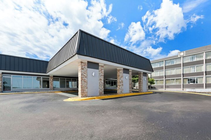 Hotel 7 of 55