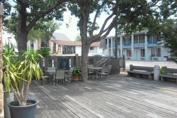 Sundeck 35 of 39