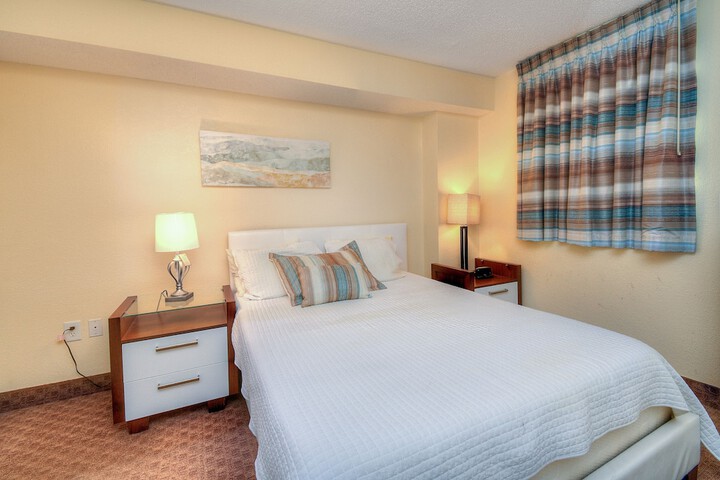 Room 16 of 28