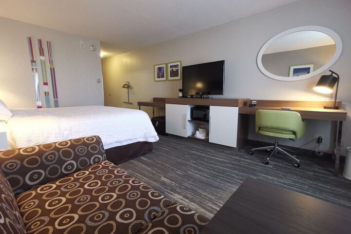 Room 33 of 82