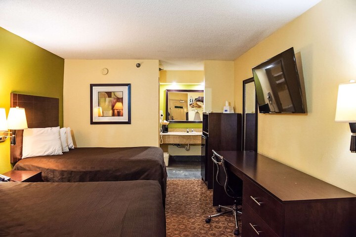 Room 6 of 22