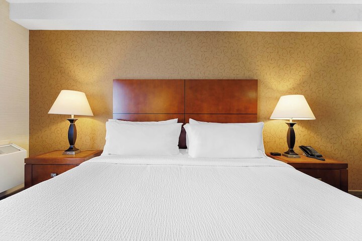 Room 21 of 37
