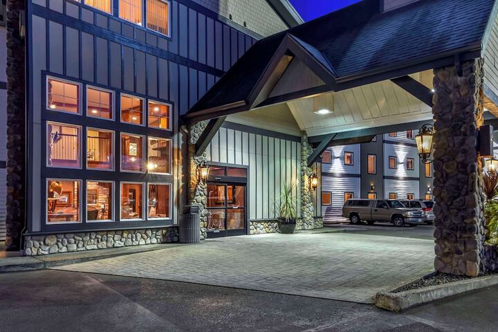 Kathryn Riverfront Inn an Ascend Collection Hotel