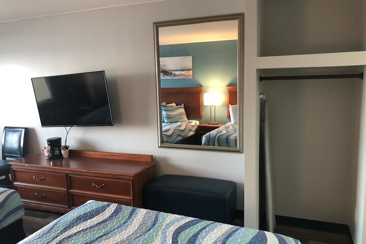 Room 11 of 25