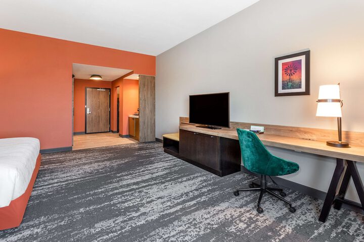 Room 14 of 32