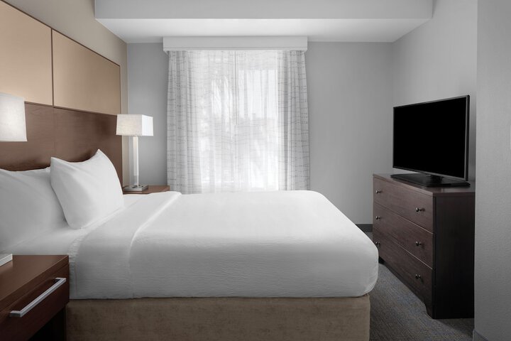 Room 27 of 43