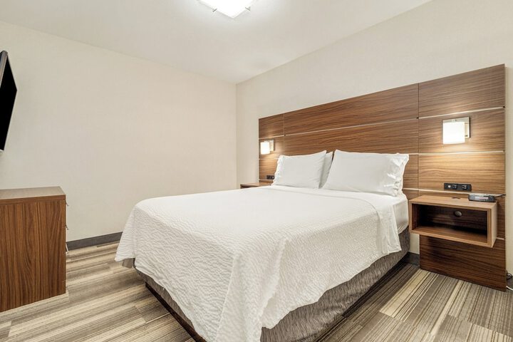 Room 207 of 348