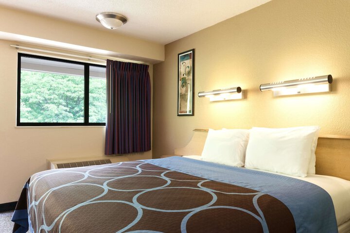 Room 7 of 15