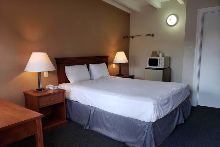 Room 35 of 49