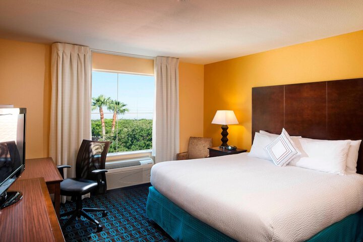 Fairfield Inn & Suites Houston Intercontinental Airport
