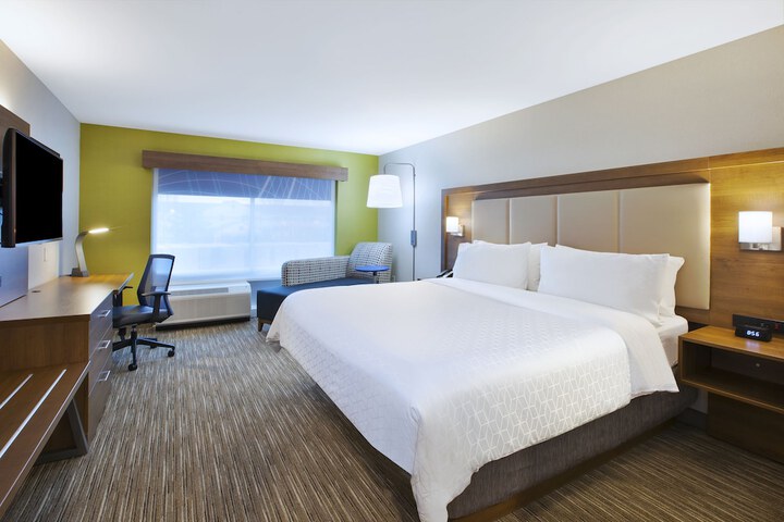 Room 25 of 40
